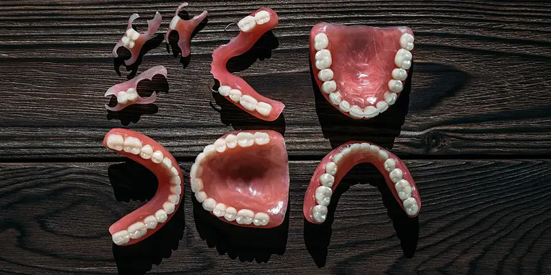 انواع دندان مصنوعی - لق شدن دندان مصنوعی